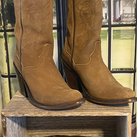 Dan Post Brown Heeled Boots - Picture 2 of 3